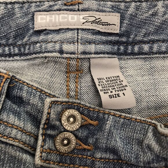 Chicos Capri Jeans Womens 1 Cuffed Faded Blue Denim 30X19.5 Modern Mid-Rise - Picture 4 of 9